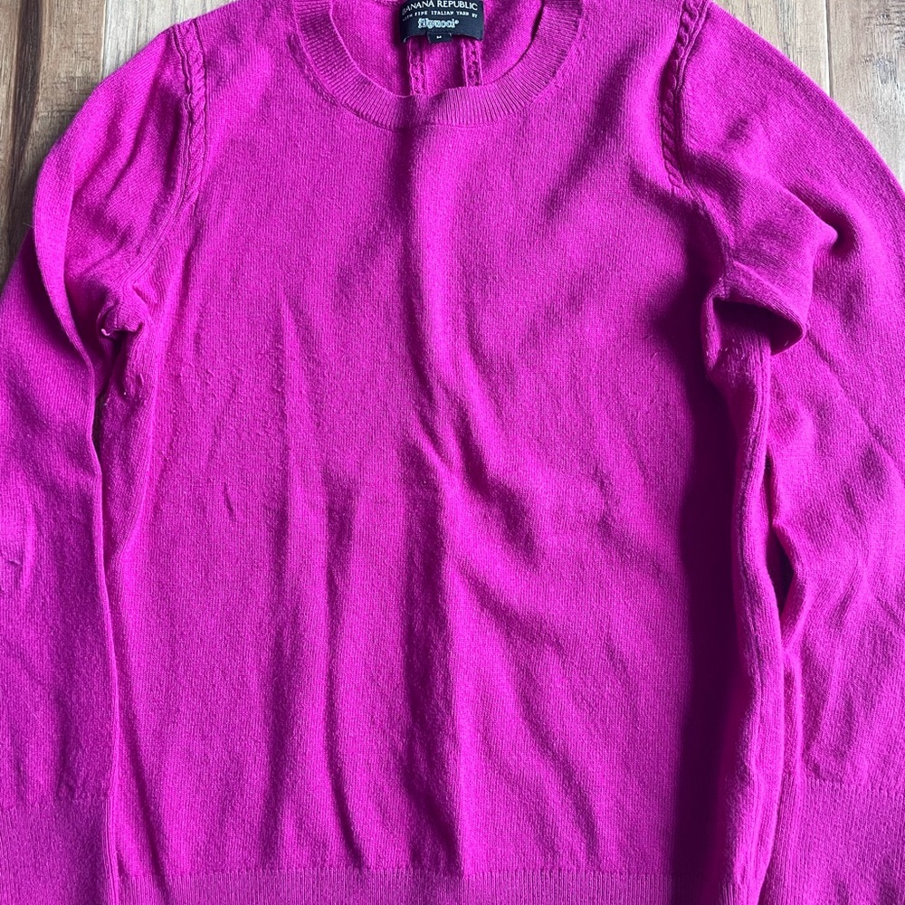 Banana Republic Womens Sweater- size medium
